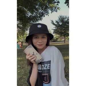 Meet your Posher, Quynh